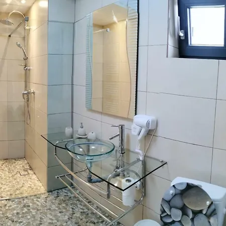 Garsoniera Denis * ナボダリ